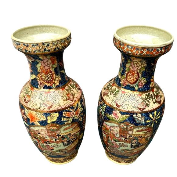 Elegant Matching Pair of Chinese Mid-Century Satsuma Porcelain Gilded 12" Vases - Picture 10 of 12